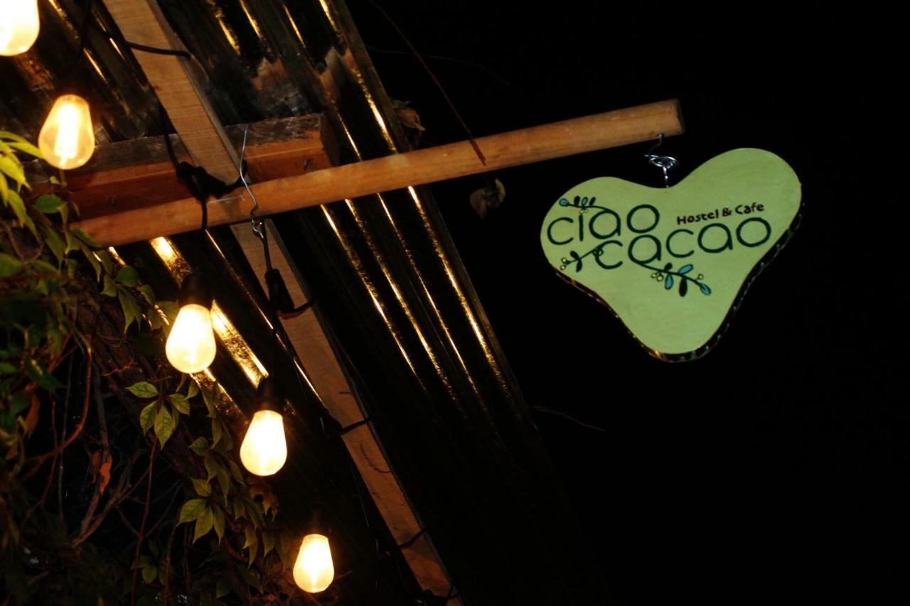 Ciao Cacao Hostel & Vegan Cafe 플로레스 외부 사진